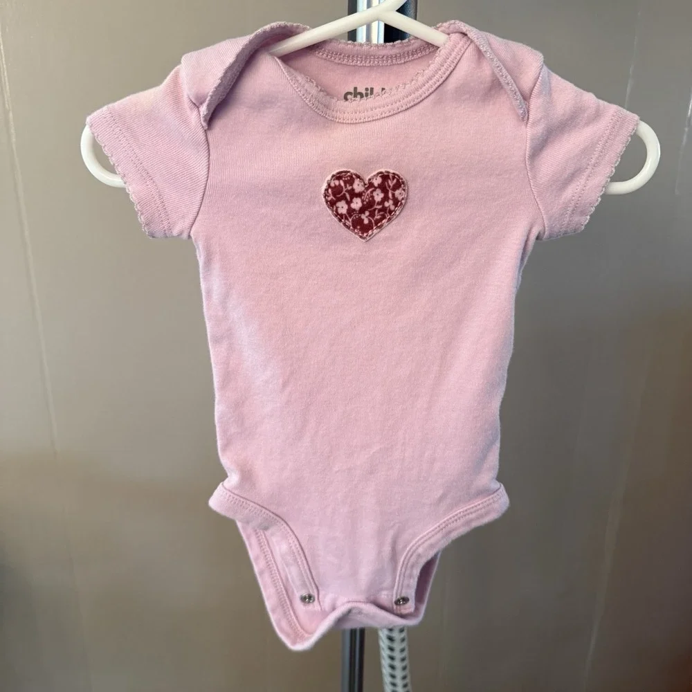 Carter's 3M bundle of 4 outfits/11 pieces. Tops, pants, and‎ 3 jackets